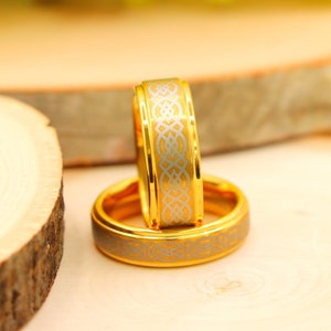 Laser Etched Celtic Design Engagement Ring Couple Celtic Ring High Polished Stepped Edges Brushed Men&#39;s Gold Wedding Ring Gold Tungsten Ring