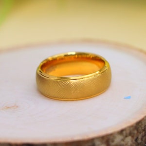 Men&#39;s Gold Tungsten Wedding Band, Florentine Texture Ring, Men&#39;s Engagement Ring, Unique Anniversary Ring, Gold Tungsten Promise Ring