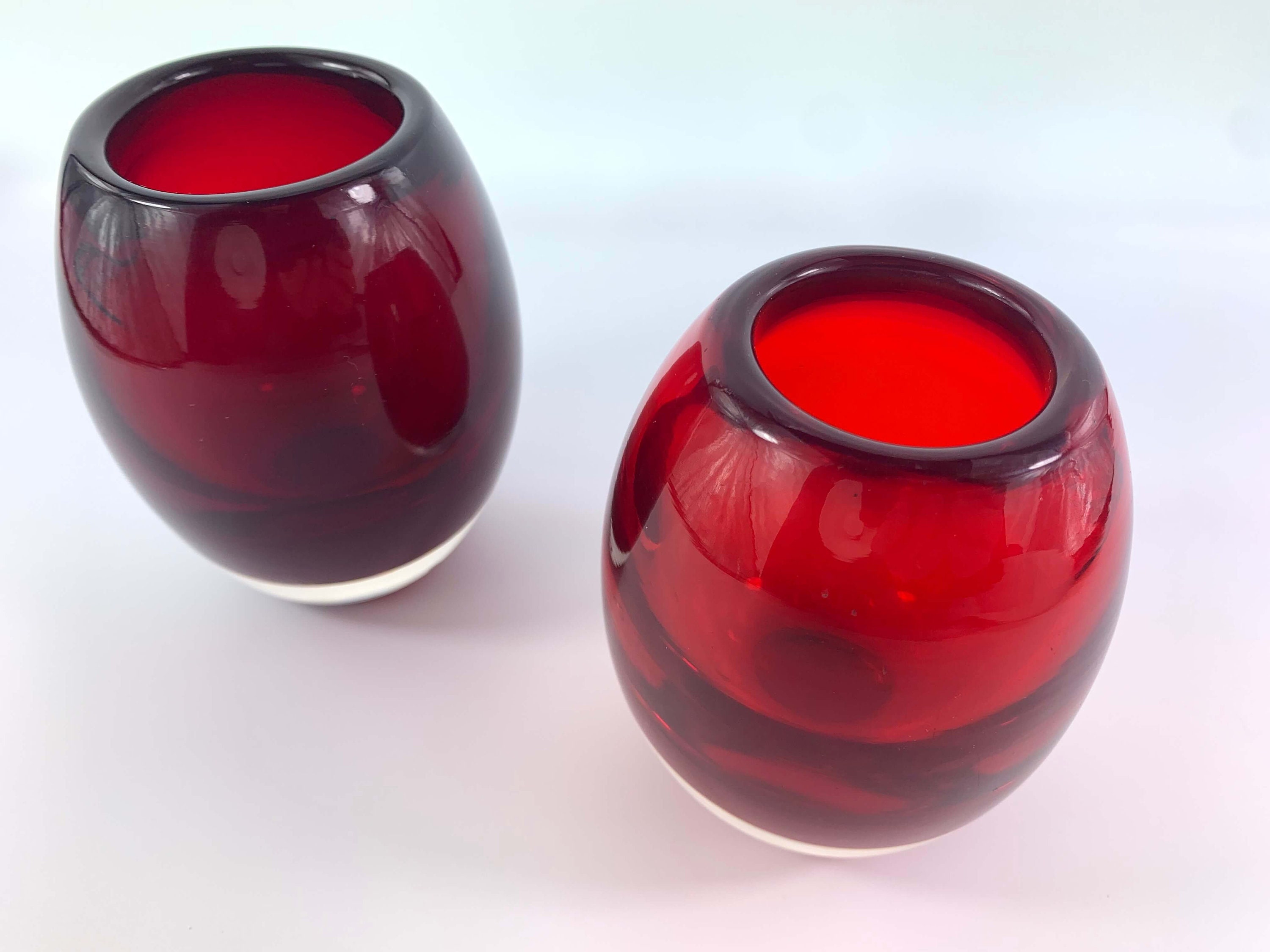 Vintage Whitefriars Ruby Rot Glasvasen - Bauchiges Retro Paar