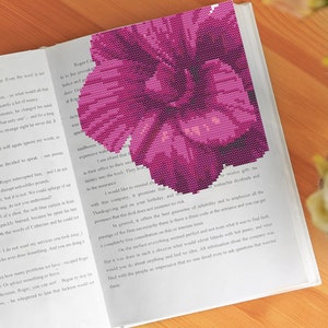 Corner Bookmark Cross Stitch Pattern, Flower Embroidery, Floral Wreath CrossStitch, Diy Embroidery Bookmark for Book Lover Gift