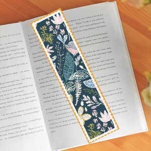 Flower Cross Stitch Pattern Bookmark, Floral Wreath CrossStitch, Diy Embroidery Bookmark for Book Lover Gift