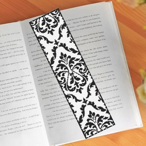Flower Cross Stitch Pattern Bookmark, Floral Wreath CrossStitch, Diy Embroidery Bookmark for Book Lover Gift