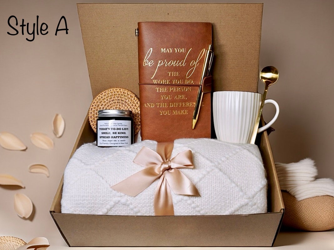 Domensi Employee Appreciation Gift Set For Women - 20oz Tumbler, Makeup Bag, Journal, Pens (Green)