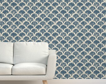 Sea Shell Scallop Grasscloth Wallpaper - Coastal Blue van teri_the_butter - Coastal Nautical Serene Textured Sisal Wallpaper van Spoonflower