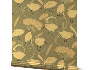 Sandpiper Gold of Silver Metallic Wallpaper - Coastal Green van hupu - Lakeside Coastal Birds Cow Peterselie Wallpaper Roll van Spoonflower