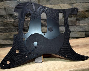 Golpeador personalizado con textura Yin Yang negro - Compatible con Fender Stratocaster - Hecho en EE. UU.