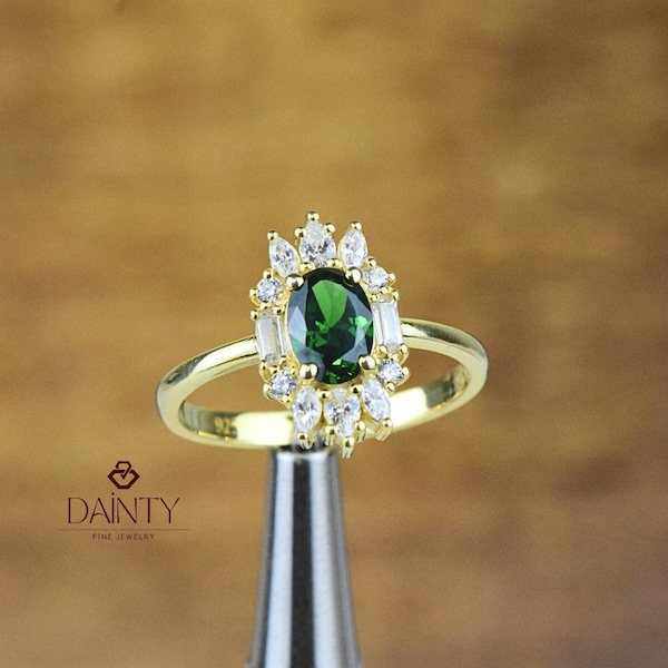 Vintage Oval Emerald Engagement Ring I Solid Yellow Gold Starburst Ring I Diamond Cluster Halo Ring I Green Gemstone Ring I Sterling Silver