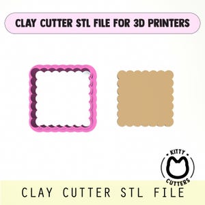 Può includere: Un tagliapasta in argilla rosa con bordo smerlato per stampanti 3D, accanto a una forma di argilla color beige. L'immagine include il testo "CLAY CUTTER STL FILE FOR 3D PRINTERS" e un logo "Kitty Cutters".