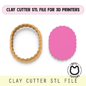 Könnte beinhalten: Ein hellbrauner Ton-Ausstecher mit gewelltem Rand neben einem rosa gewellten Kreis. Der Text "CLAY CUTTER STL FILE FOR 3D PRINTERS" steht oben und "CLAY CUTTER STL FILE" unten. Ein Logo von Kitty Cutters befindet sich unten rechts.