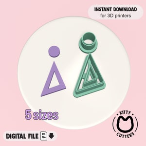 May include: A set of five 3D printable triangle cookie cutters in various sizes. The cutters are green and purple and are shown on a white background. The image also includes the text "INSTANT DOWNLOAD for 3D printers", "5 sizes", "DIGITAL FILE", "STL File", and "KITTY CUTTERS".