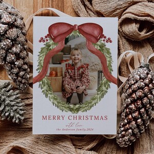 Bewerkbare foto Kerstkaartsjabloon Boog Vakantiefotokaart Afdrukbare kerstwenskaart Kerstkrans Familiefotokaart | C017