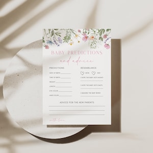 K&ouml;nnte beinhalten: Eine druckbare Babyparty-Spielkarte mit floralem Design. Die Karte hat Abschnitte f&uuml;r Vorhersagen, &Auml;hnlichkeiten und Ratschl&auml;ge f&uuml;r die neuen Eltern. Der Text "Baby Predictions and Advice" steht oben auf der Karte.