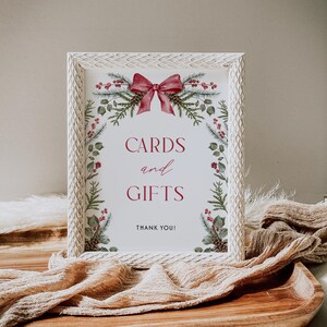 Bord kerstkaarten en cadeaus babyshower bewegwijzering winter vrijgezellenfeesten groen kaarten en cadeaus tafelbord rode strik cadeaubord | CH01