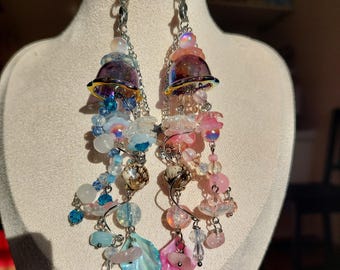 Porte-clés méduse bleue et rose pour téléphone, breloque mignonne pour sac, breloque kawaii, dragonne de téléphone en perles faites main, cadeau délicat sur le thème de la vie marine.