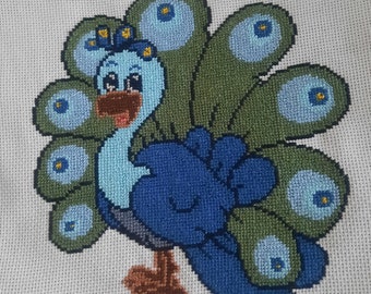 Stickbild blauer Pfau mit großen Augen. Crossstitch blue Peacock with big Eyes. Embroidery 100% handmade.