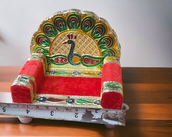 Laddu Gopal de madera Meenakari Singhasan para Pooja Mandir, Peacock Swing Jhula Soporte de madera hecho a mano para laddu gopal hecho en vrindavan handm