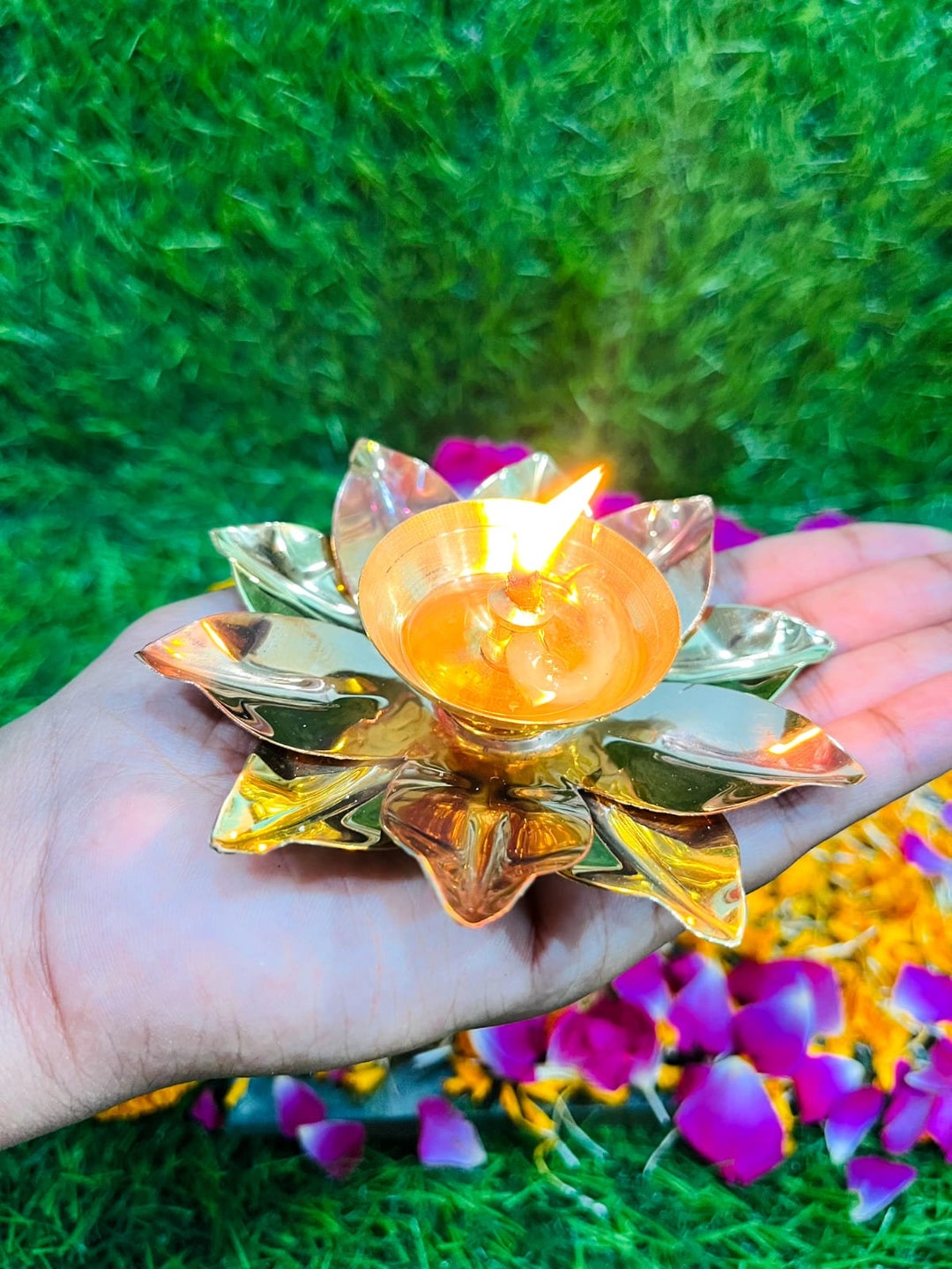 Set of 2 Brass Lotus Design Pooja Diya,spiritual Pooja Diya,mata