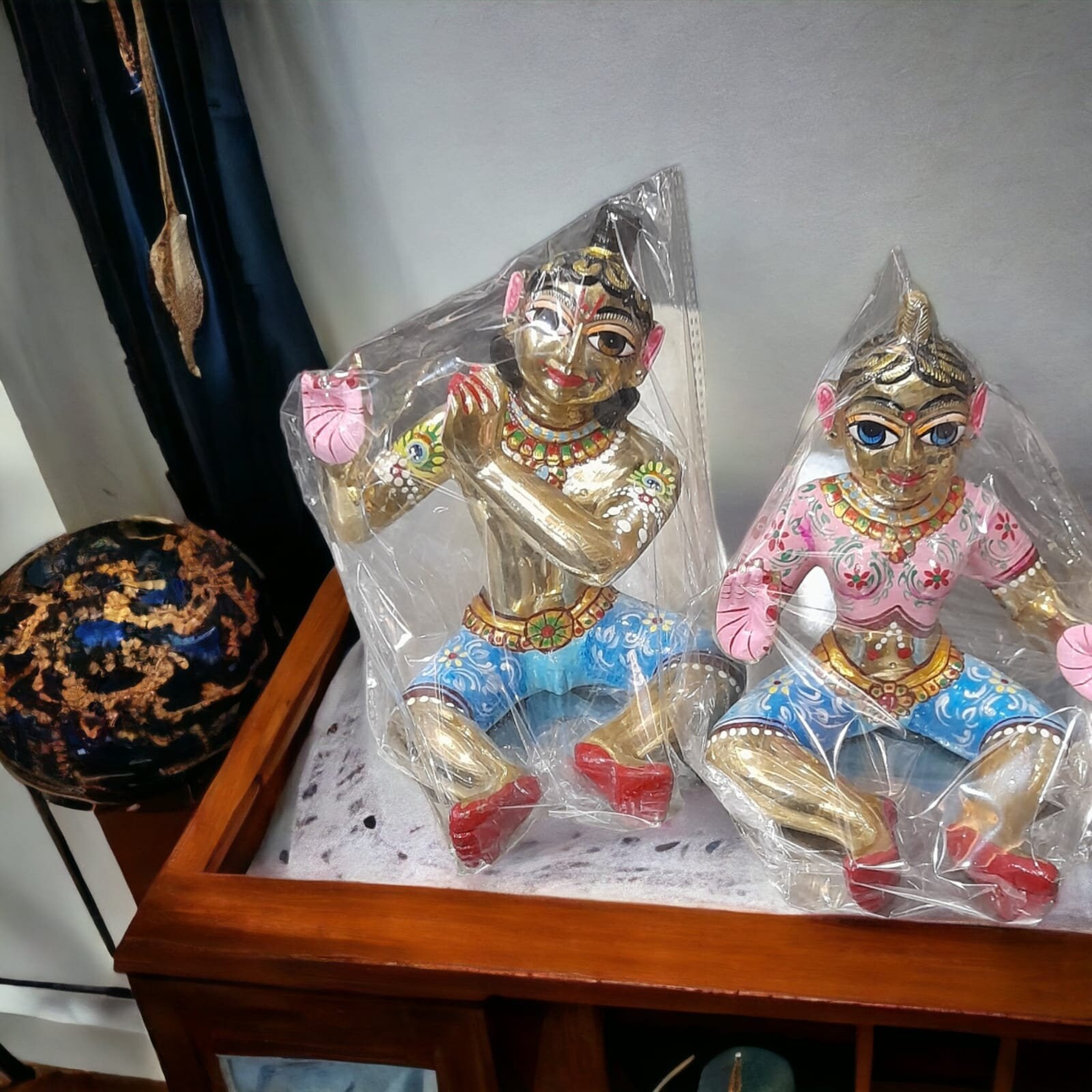 6インチ/18 cm、真鍮製ラダクリシュナ偶像ショーピース、プージャ