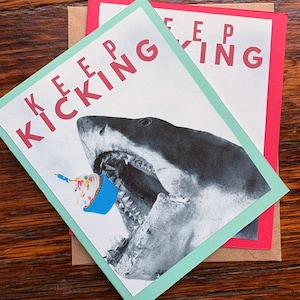 Carte d'anniversaire Jaws Funny Chief Brody Movie Quote Keep Kicking style punky surprise carte en couches épaisse faite à la main livraison gratuite