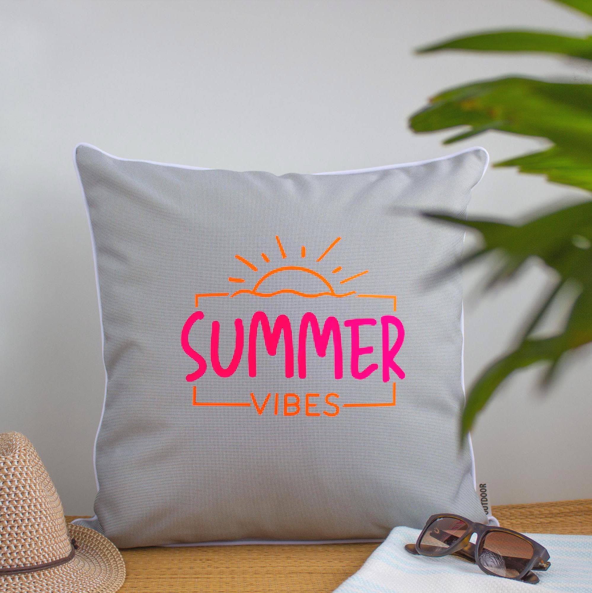 Outdoor Kissen Wetterfest: Summer Vibes Oder Beach Vibes | 45x45 Inkl. Füllung | Sommerdeko Für Draußen | Geschenkideen Für Garten