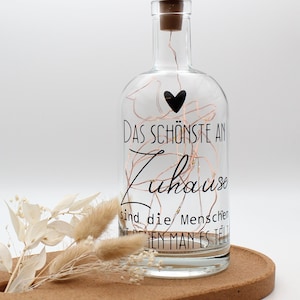 Flaschenlicht: Das schönste an Zuhause sind die Menschen mit denen man es teilt | Flasche mit Korken-Lichterkette | Geschenkidee & Deko