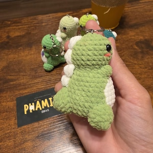 Green Dinosaur Keychain, Handmade Crochet Keychain – Cute Amigurumi Dinosaur Bag Charm, Dinosaur Lover Gift, Custom Dinosaur Key Ring