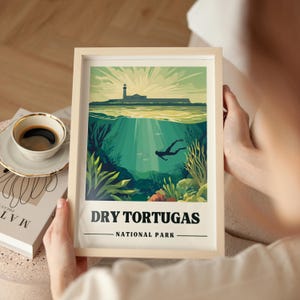 Plakat podróżniczy Dry Tortugas Floryda Vintage Plakat podróżniczy Dry Tortugas Wydruk artystyczny Prezent nurkowy Fort Jefferson Cyfrowa sztuka ścienna Floryda