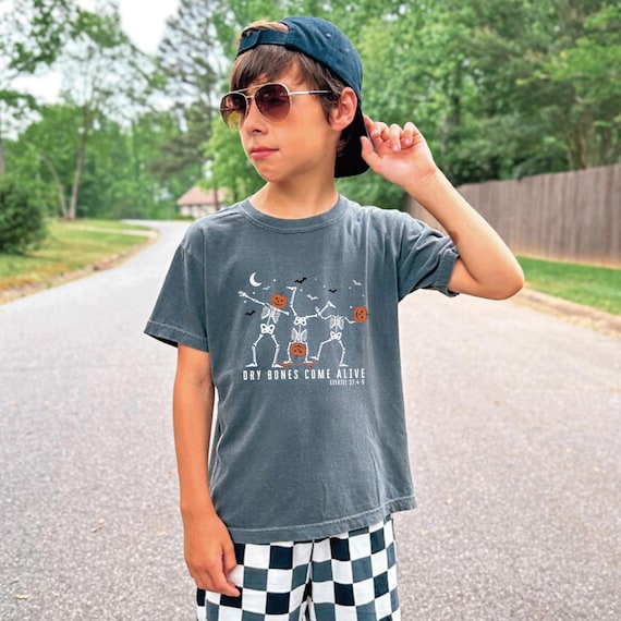 Kids Christian Halloween Tee Comfort Colors Dancing Skeleton Shirt Youth Bible Verse Halloween Gift Boy Halloween T-shirt Girl Halloween Tee