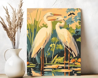 Puede incluir: Una impresión de arte mural rectangular que muestra dos garcetas blancas de pie en un estanque con nenúfares naranjas, juncos verdes y un cielo amarillo suave. La ilustración utiliza una paleta de colores planos para representar a las aves.