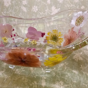 Floral Bathtub soap and washcloth holder - resin