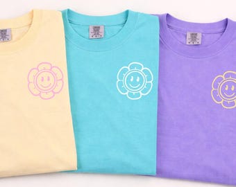 Retro Smile Flower Face Comfort Colors® Shirt, Custom Happy Face Shirt, Oversized Summer Smile Shirt, Retro Happy Tee, Custom Beach Shirt