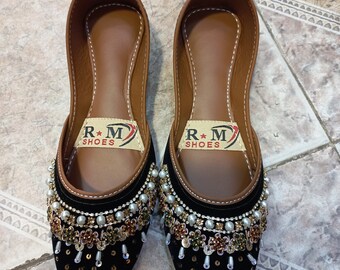 Handcrafted Womens I Pakistani indian Khussa Shoes | Cushioned Punjabi Mehndi Wedding Jutti | black | Punjabi Sandals | Wedding Shoes | Etsy