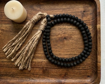 Borla de yute con cuentas de madera negra hecha a mano para sujetar cortinas / Guirnalda decorativa / Adornos para bandejas y charcuterías