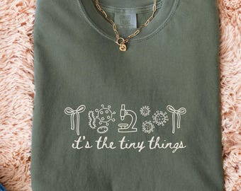 T-shirt humoristique sur la microbiologie, T-shirt pour technicien de laboratoire médical, Cadeau pour professeur de sciences, T-shirt sur les microbes pour scientifique, T-shirt cadeau pour passionné de sciences et technologies