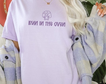 Pregnancy Reveal Comfort Colors® Shirt, Bun In The Oven Pregnancy Announcement Shirt, Expecting Mom To Be Shirt, Mommy To Be Maternity Shirt