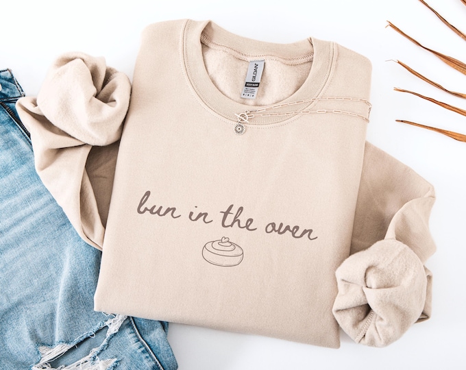 Pregnancy Reveal Announcement Sweatshirt, Bun in the Oven Baby Reveal Sweatshirt, Cute Pregnancy Announcement Sweater, Baby Shower Sweater