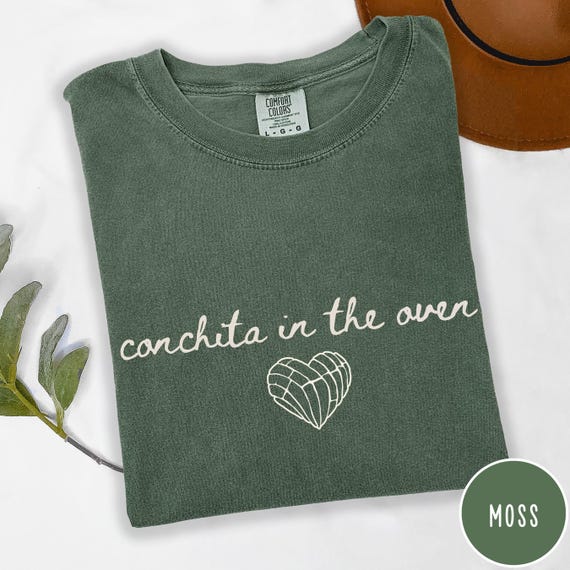 Latina Pregnancy Reveal Comfort Colors® Shirt, Spanish Pregnancy Announcement Shirt, Expecting Mom To Be Shirt, Mommy To Be Maternity Shirt