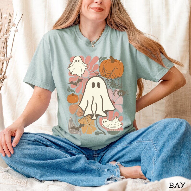 Boho Halloween Comfort Colors® Shirt, Boho Ghost Shirt, Floral Ghost Comfort Colors® Shirt, Cute Retro Halloween Shirt, Retro Ghost Shirt Bay