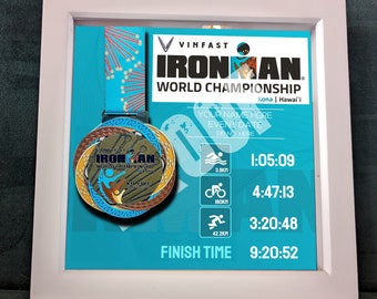 Marco de presentación de medallas Ironman o Half-Ironman de 22 cm x 22 cm, disponible en varios colores o especifica el tuyo propio