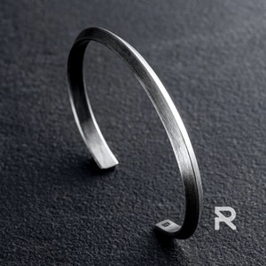 Men&#39;s Sterling Silver Wrist Cuff – Handcrafted Wide Silver Bracelet for Men, Elegant and Durable Design, Ideal for Gifting on Any Occasion