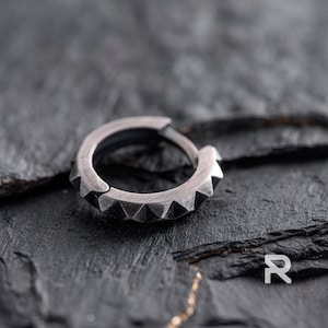 EINZELNER OHRSTECKER, Silberohrring, Silberohrring HART, Spiked Ohrring, Strukturierter Ohrring - Herrenohrringe