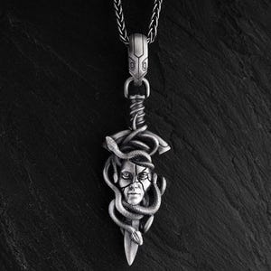 Patrona Medusa Silver Pendant | Men&#39;s Greek Mythology Necklace | 925 Sterling Protection Jewelry Gift | Gorgon Guardian Charm Accessory