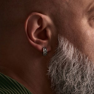 Men in hoop earrings, guy hoop earrings, Male hoop earrings, mens ring earrings, Mens huggie earrings, circle earrings mens