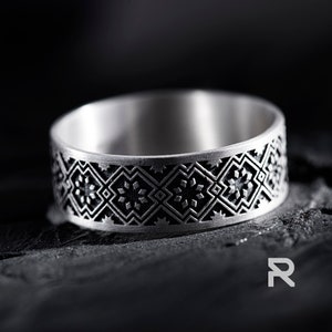 Prachtige zilveren ring met Oekraïens ornament - Handgemaakte sieraden voor unieke stijl