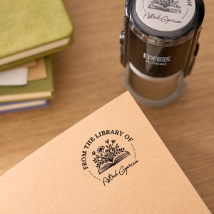 TAMPON LIVRE personnalisé · Embosseur de livres · Tampon auto-encreur · Tampon personnalisé · Embosseur de bibliothèque · Cadeau pour amoureux des livres · Cadeau d'anniversaire