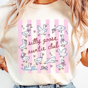 Comfort Colors Auntie Goose Shirt, Aunt Gift For Women, New Auntie Pregnancy Announcement Tee, Baby Reveal Gift, Goose Aunt Shirt For Her