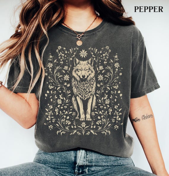 Comfort Colors Floral Wolf Shirt, Boho Woodland Animal Tee for Women, Vintage Folk Art Graphic Shirt, Botanical Wildlife Gift Top