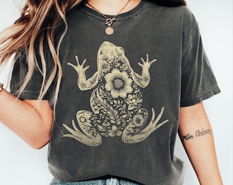 Comfort Colors Floral Toad Shirt, Vintage Folk Art Woodland Animal Tee, Boho Botanical Frog Lover Gift, Cottagecore Witchy Nature Top