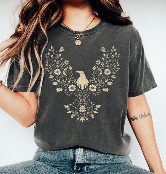 Floral Eagle Shirt Comfort Colors, Vintage Folk Art Tee, Boho Bird Graphic T-shirt, Cottagecore Aesthetic Top, Nature Inspired Graphic Shirt