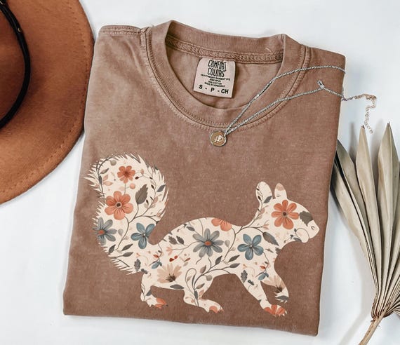 Comfort Colors Squirrel Shirt, Floral Woodland Animal Tee, Rustic Country Wildlife Shirt, Boho Wildflower Forest Top, Cute Cottagecore